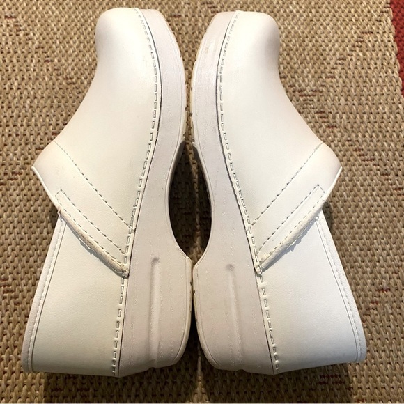 DANSkO LT Pro White Box Leather Slip On Clogs - Picture 4 of 6